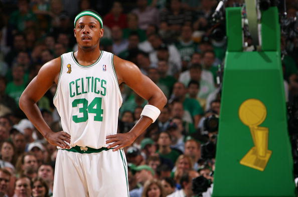 陈盈骏半场表现惊人，8中7高效得分（陈盈骏半场火力全开，8投7中效率爆棚）