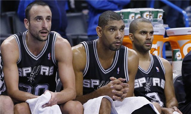 前意甲裁判谈DV9点球被吹：他和防守球员互有拉扯，都不犯规（前意甲名哨评DV9点球被判无效：与后卫相互拉拽，双方动作均不构成犯规）