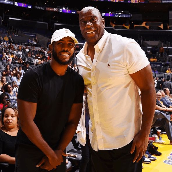 巅峰对决，阿森纳、拜仁欧冠均四战全胜，下一轮直接交手（欧冠强强对话：阿森纳与拜仁四战全胜，下一轮正面碰撞）